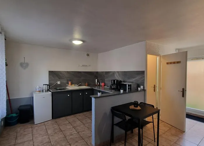 Apartment Lea Rdc Centre-ville Renove Concon Cosy Parking 36m2 Charleville-Mezieres